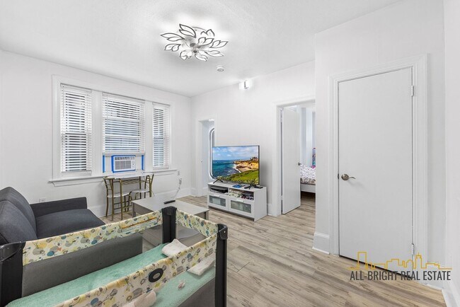 Building Photo - Awesome location one bedroom in Allston