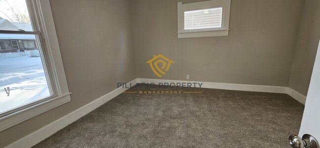Building Photo - Renovated 3-Bedroom Gem Near Downtown Indy, Available NOW!