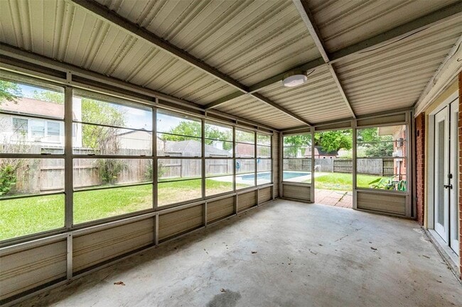 Building Photo - 3909 Spring Arbor Ct