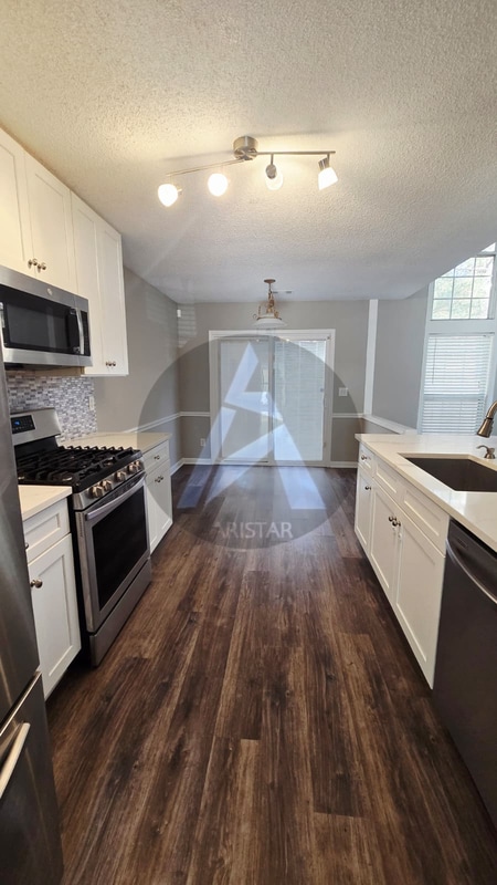 Building Photo - 2106 Clearvista Dr NW