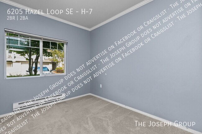 Building Photo - 6205 Hazel Loop SE