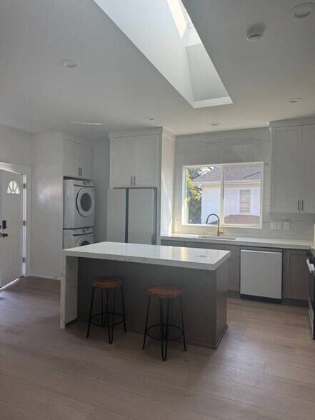 Building Photo - 1815 G St