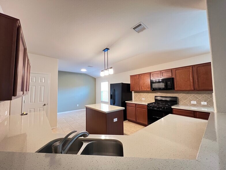 Building Photo - 20302 Mathis Landing Dr