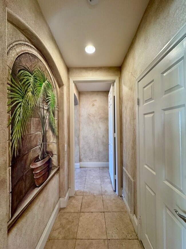 Building Photo - FOR LEASE: Stunning expansive 3 Bedroom Re...