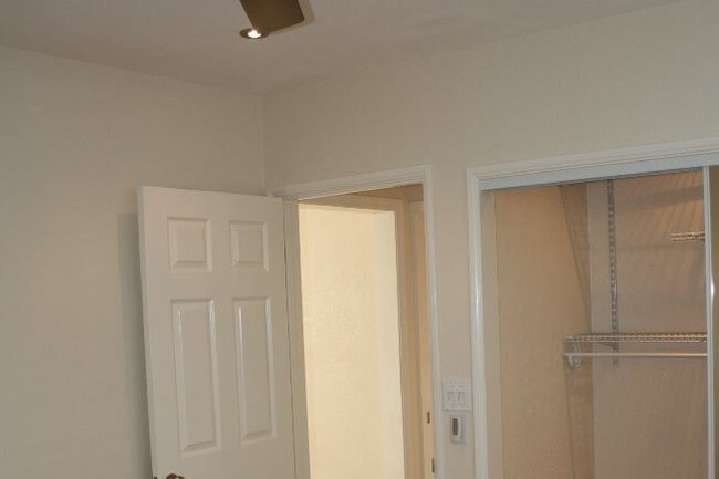 Building Photo - 2527 Elm Ave