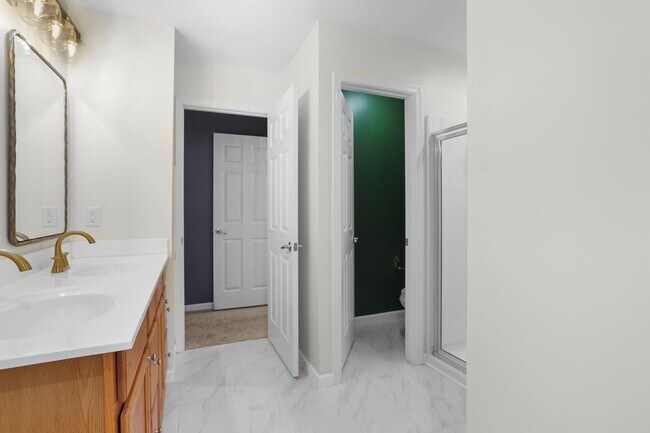 Building Photo - 2040 Towering Oaks Drive