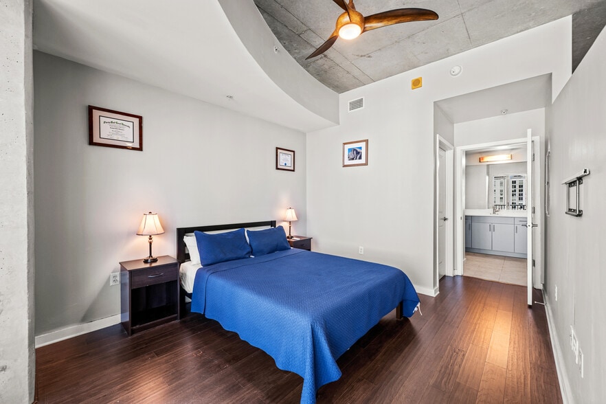 Building Photo - 777 N Ashley Dr