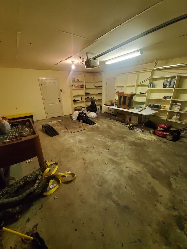 Building Photo - 3/2 in Southwood Valley