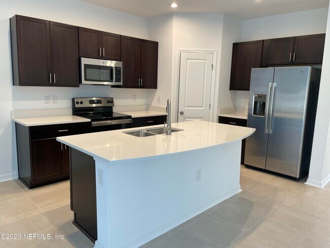 Building Photo - 13092 Bachara Wy