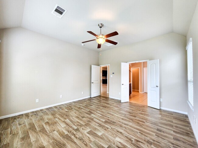 Building Photo - 911 Daffodil View Ct