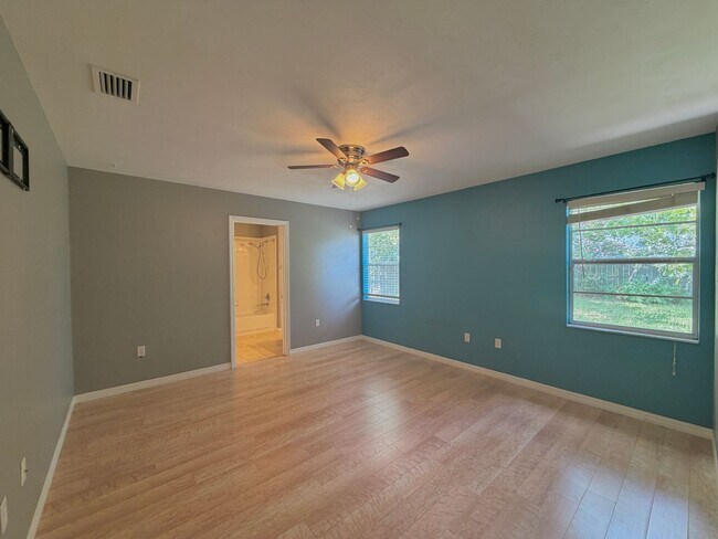 Building Photo - 3946 NW 59th Ave