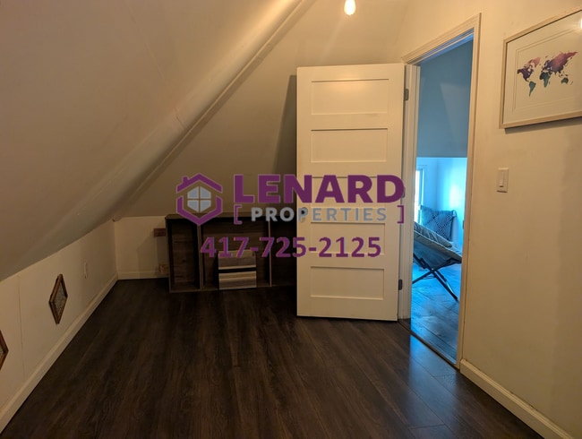 Building Photo - Beautiful And Spacious 3 Bedroom Home!