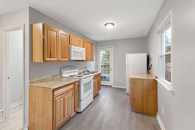 Building Photo - 210 Roanoke St