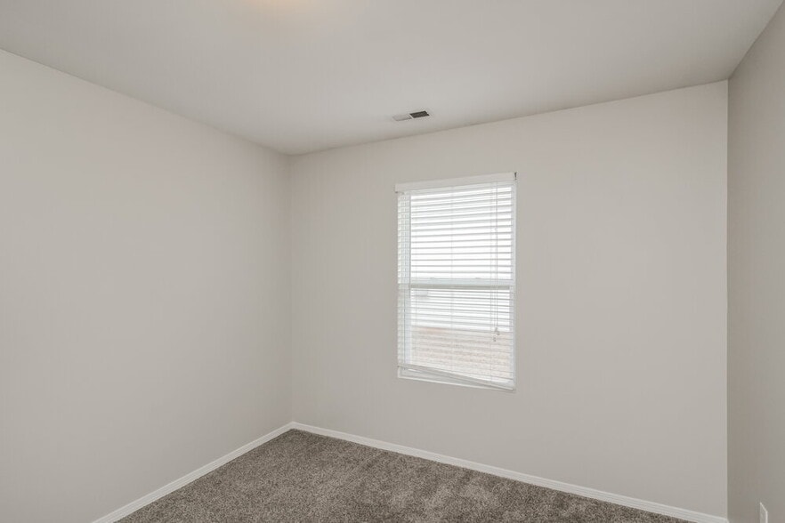 Building Photo - 8145 Rosberg Ln