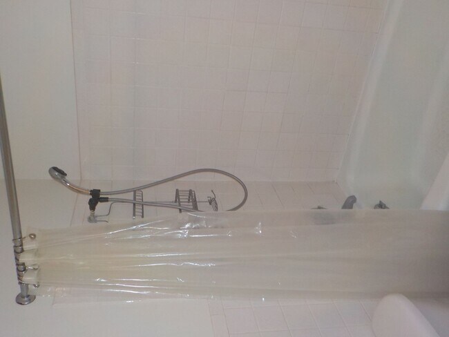 Bath - 101 S Bunker Hill Dr