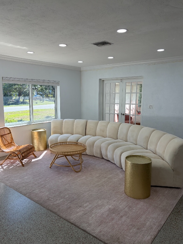 Building Photo - 305 NE 27th St