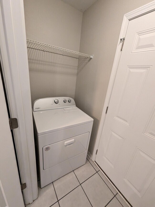 Building Photo - 8430 Island Dr