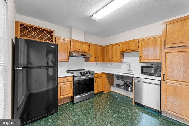 Building Photo - 5930 Millrace Ct