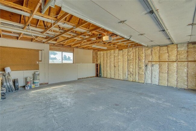Building Photo - 296 Hartt Hill Dr