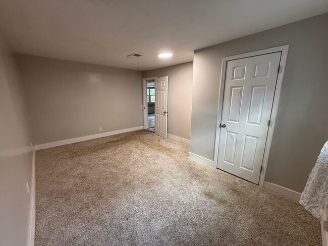 Building Photo - House in Grand Rivers