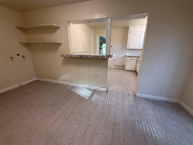 Building Photo - 5501 Malmedy Rd