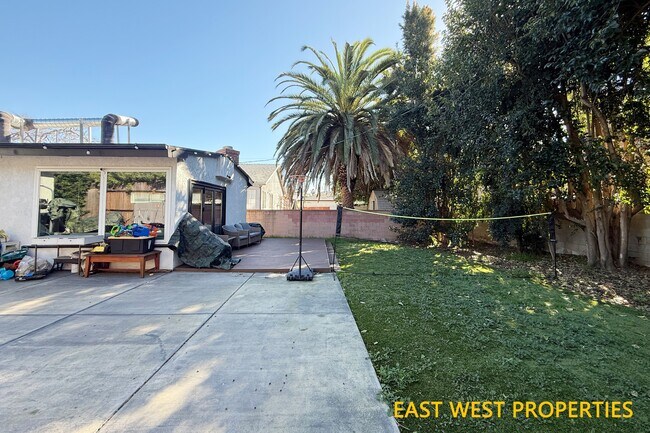 Building Photo - 4337 Coolidge Ave