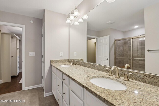 Building Photo - 13 Halfmoon Ct