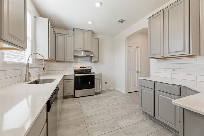 Building Photo - 365 Rocroi Dr