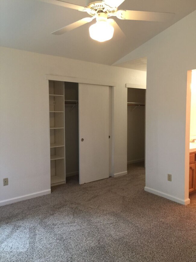 Building Photo - 3 Bedroom Home