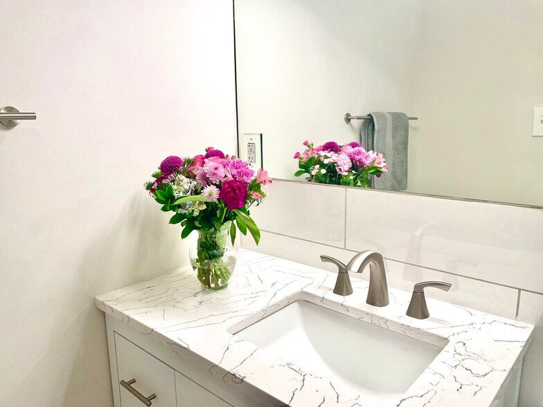 Bathroom - 1011 Arlington Blvd