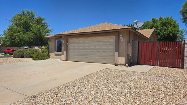 Building Photo - NEAR WESTGATE! Delightful 4bdr Corner Lot ...