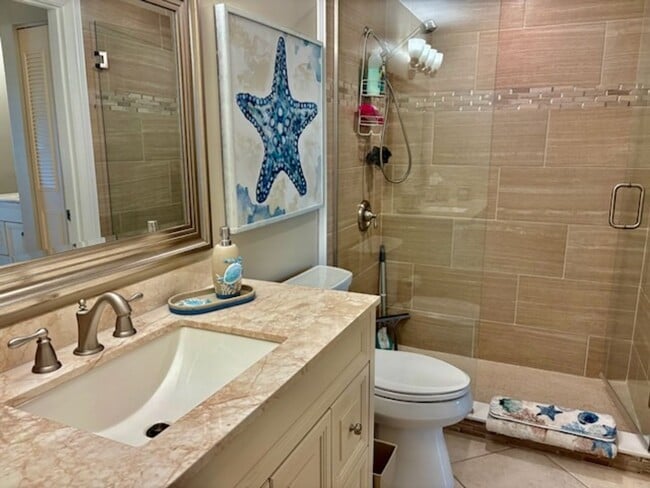 Building Photo - Marco Towers