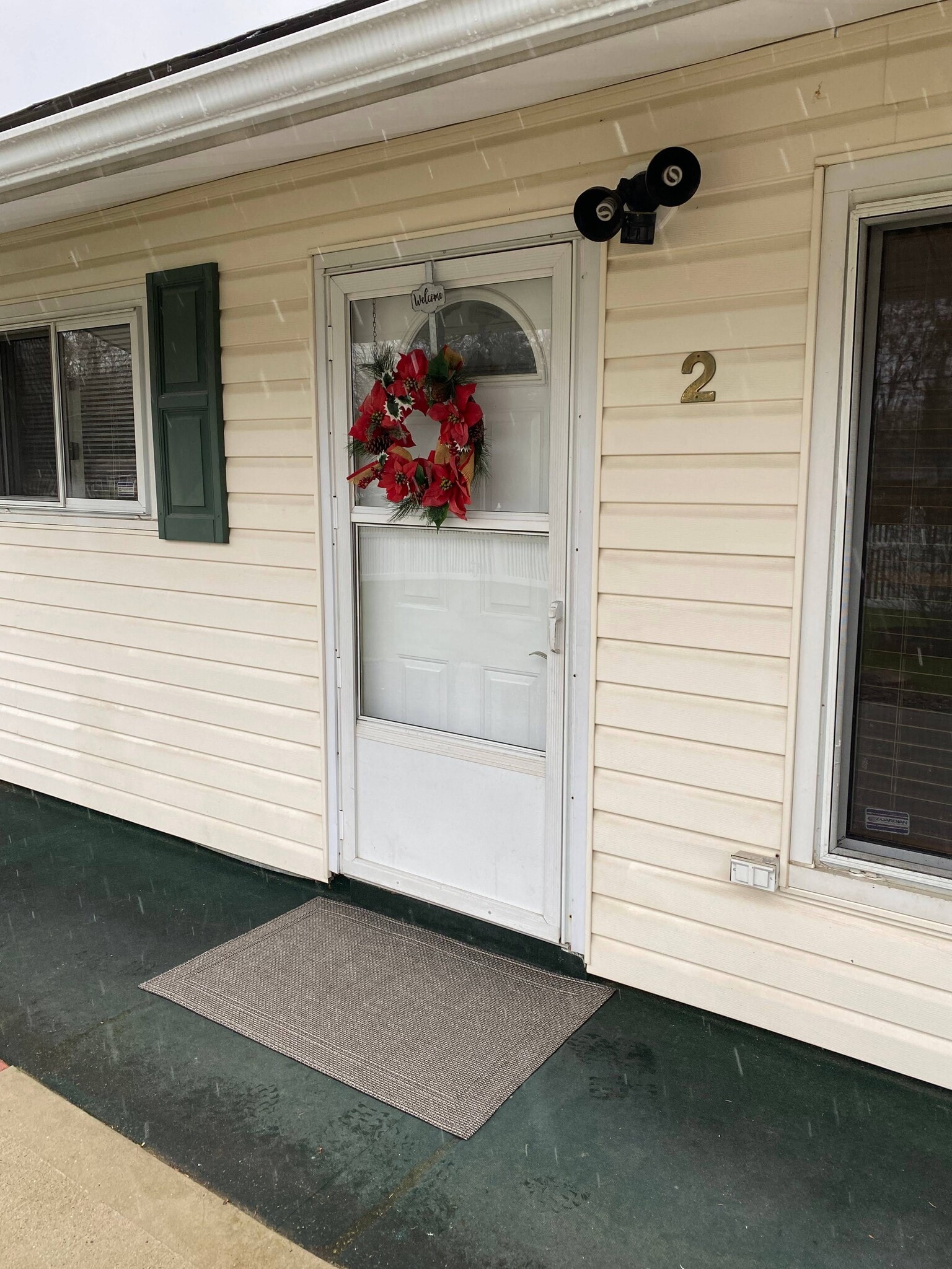 Building Photo - 2 Dover Dr