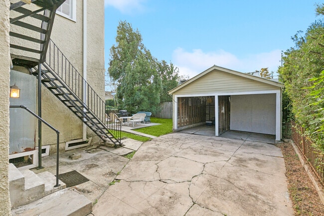 Building Photo - 2832 Palmer Ave