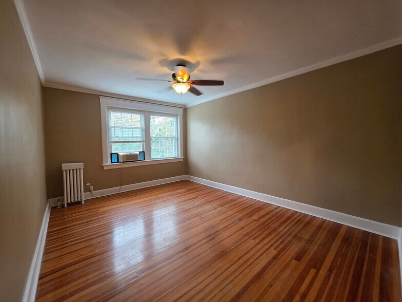 Building Photo - 600 W Olney Rd