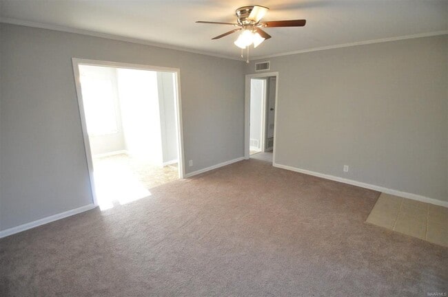 Building Photo - 2720 Green Oaks Dr