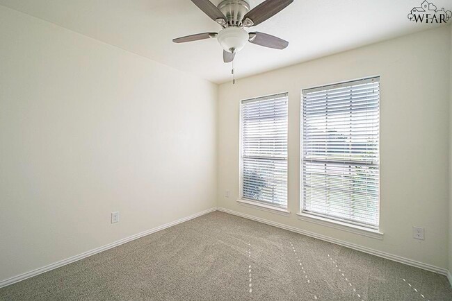 Building Photo - 4907 Falcon Crest Blvd