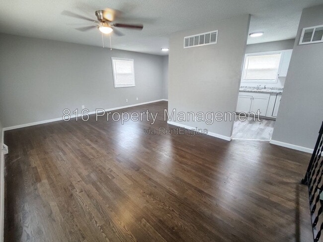 Building Photo - 7941 NE San Rafael Dr