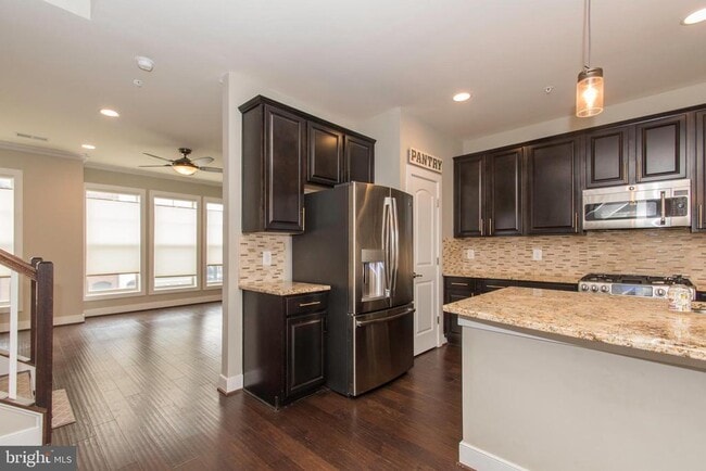 Building Photo - 408 Hendrix Ave