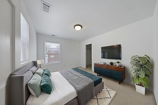 Building Photo - 357 S Greenwich St