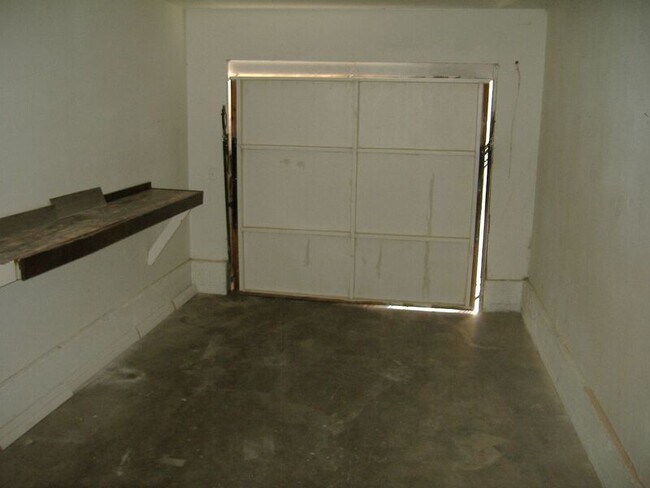 Building Photo - 28701 Calle Del Lago
