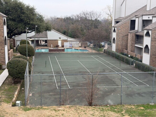 Building Photo - 6108 Abrams Rd