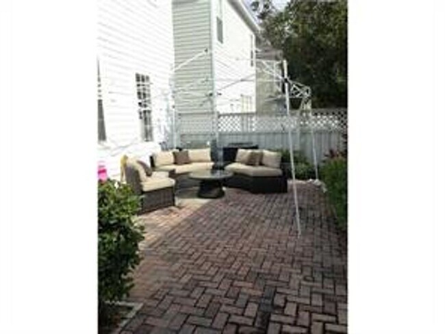 Building Photo - 607 Wisteria Ct