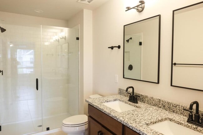 Building Photo - 2050 Kyles Wy