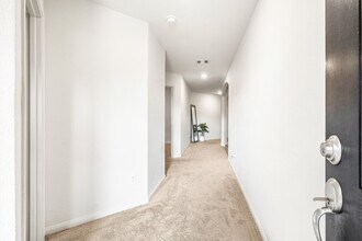 Building Photo - 10619 Lost aples Dr