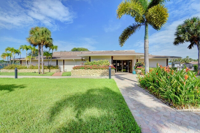 Building Photo - 5250 Las Verdes Cir
