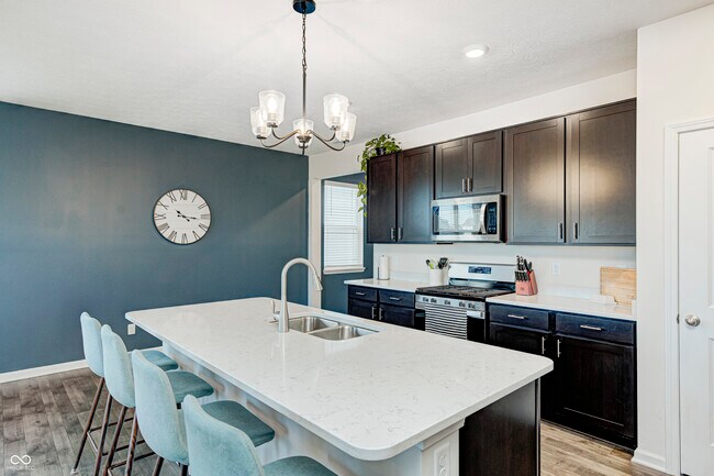 Building Photo - 2214 Warbler St