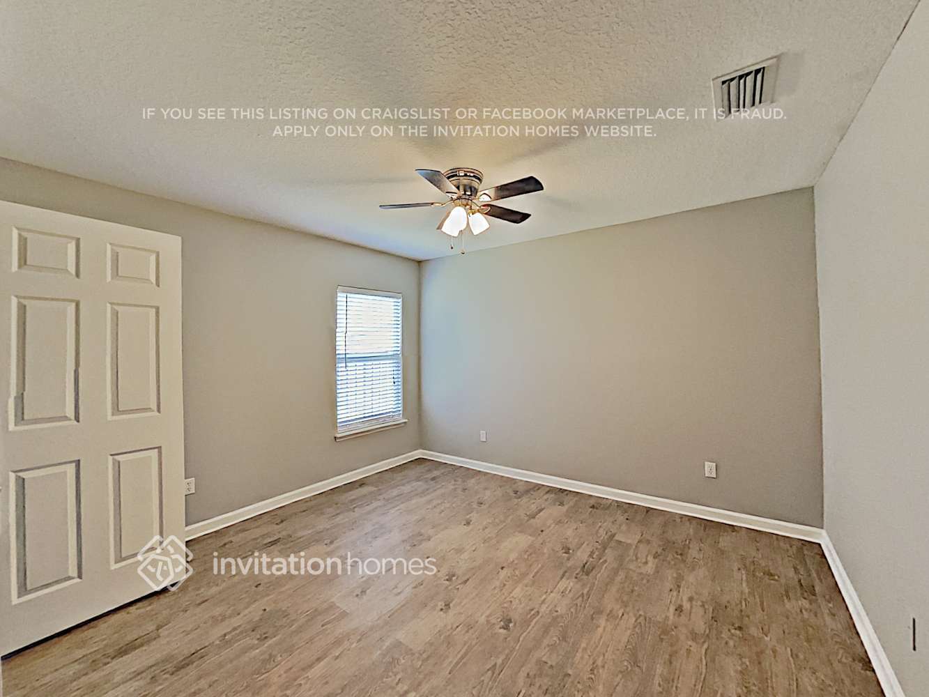 Building Photo - 1800 Ferncreek Dr