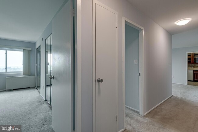 Building Photo - 1111 University Blvd W