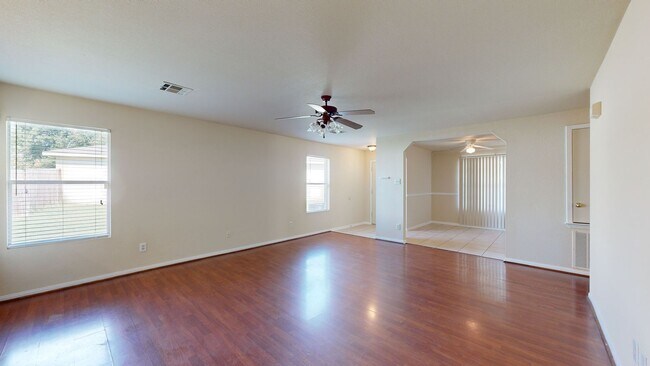 Building Photo - FREE DECEMBER RENT! PETS WELCOME!!!